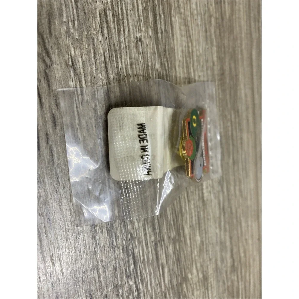 2010 Rose Bowl Pin Dueling Helmets Ohio State Vs‎ Oregon